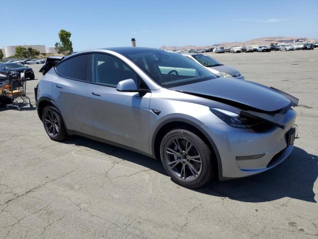 7SAYGDED7SF319632 - 2025 TESLA MODEL Y ვერცხლისფერი ფოტო 4