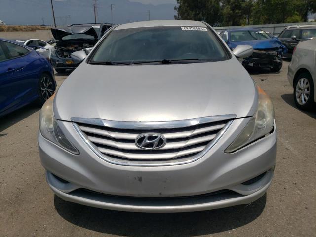 5NPEB4AC9DH532369 - 2013 HYUNDAI SONATA GLS GRAY photo 5