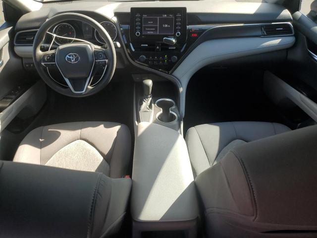 4T1C11AK5MU413543 - 2021 TOYOTA CAMRY LE 灰色 照片 8