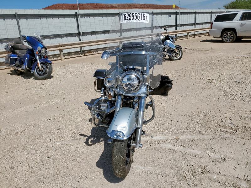 1HD1FR417AB673821 - 2010 HARLEY-DAVIDSON FLHRC ვერცხლისფერი ფოტო 2