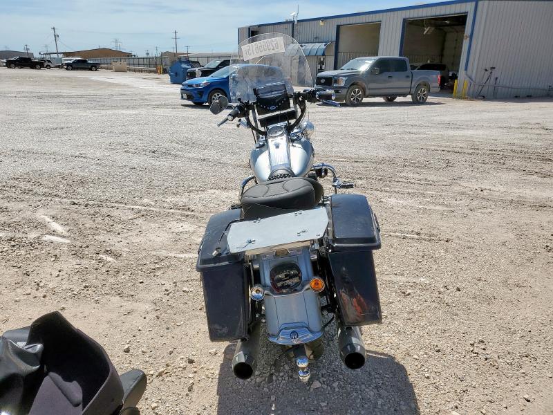 1HD1FR417AB673821 - 2010 HARLEY-DAVIDSON FLHRC ვერცხლისფერი ფოტო 4