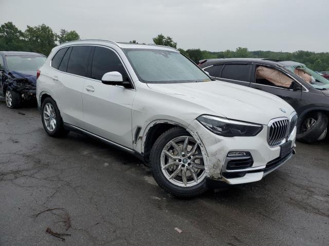 5UXCR6C51KLL37905 - 2019 BMW X5 XDRIVE40I WHITE photo 4