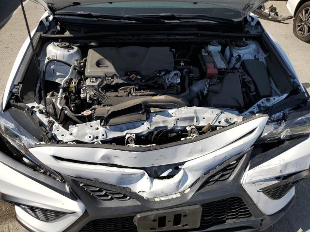 4T1G11AK4PU730090 - 2023 TOYOTA CAMRY SE NIGHT SHADE WHITE photo 11