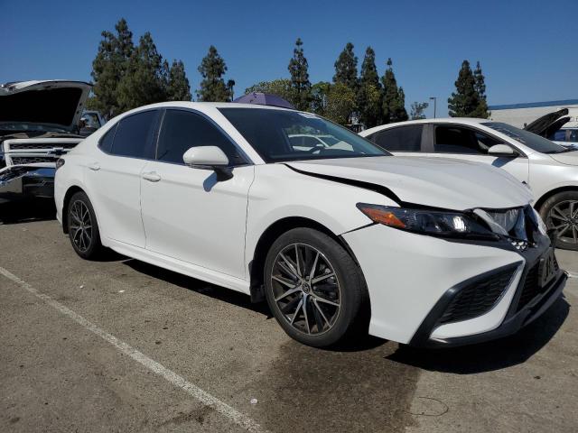 4T1G11AK4PU730090 - 2023 TOYOTA CAMRY SE NIGHT SHADE WHITE photo 4
