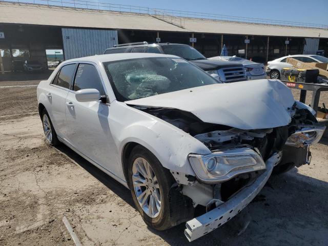 2C3CCAAG0KH618248 - 2019 CHRYSLER 300 TOURING WHITE photo 4