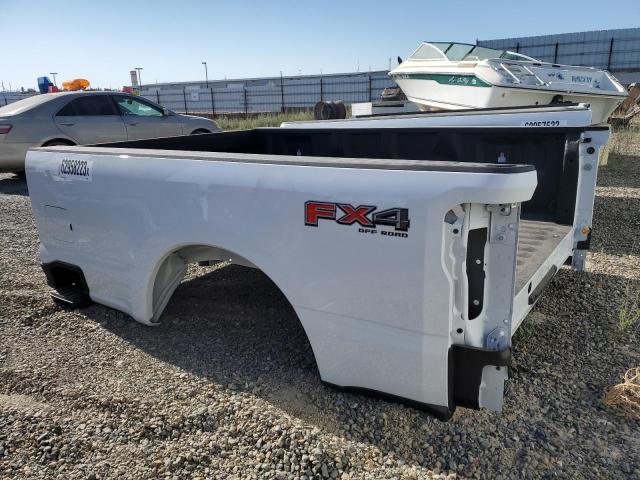 BED00000000000002 - 2023 FORD F250 4X4 WHITE photo 2
