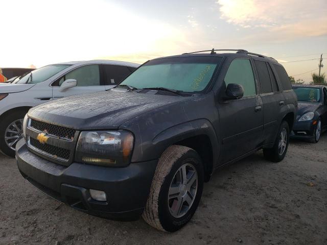 1GNDT13S372201957 - 2007 CHEVROLET TRAILBLAZE LS GRAY photo 2