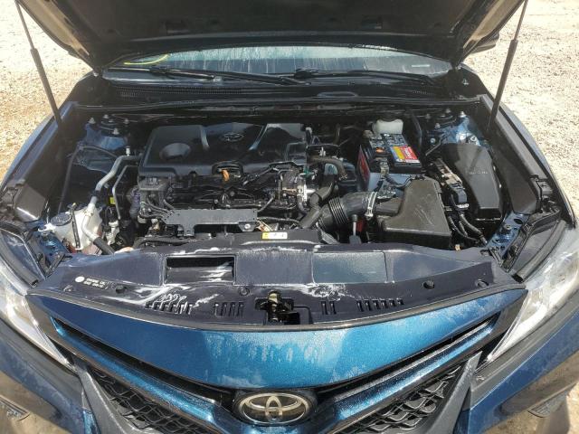 4T1B11HK7JU581679 - 2018 TOYOTA CAMRY L BLUE photo 11