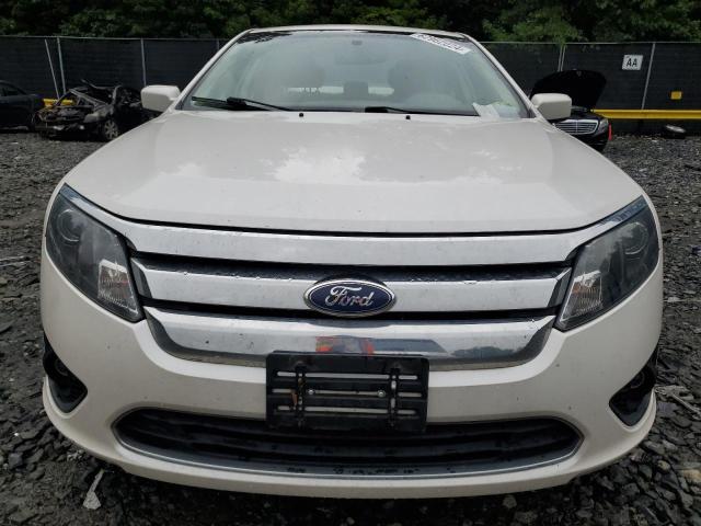 3FAHP0HA4CR242117 - 2012 FORD FUSION SE WHITE photo 5