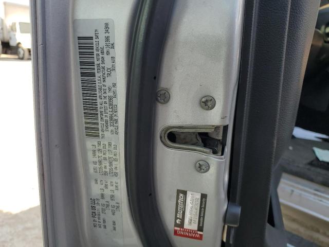 3C63RRHL6JG383985 - 2018 RAM 3500 SLT SILVER photo 10