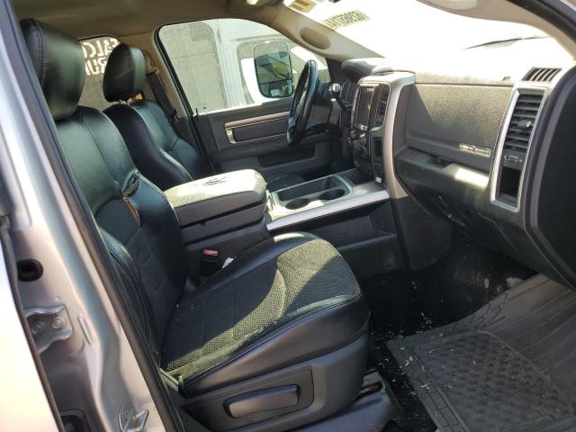 3C63RRHL6JG383985 - 2018 RAM 3500 SLT SILVER photo 5