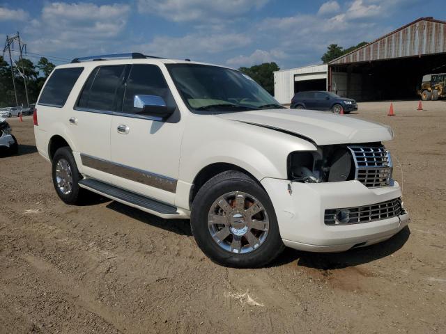 5LMFU27518LJ03278 - 2008 LINCOLN NAVIGATOR WHITE photo 4