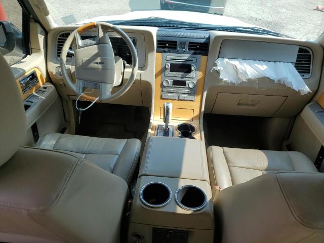 5LMFU27518LJ03278 - 2008 LINCOLN NAVIGATOR WHITE photo 8