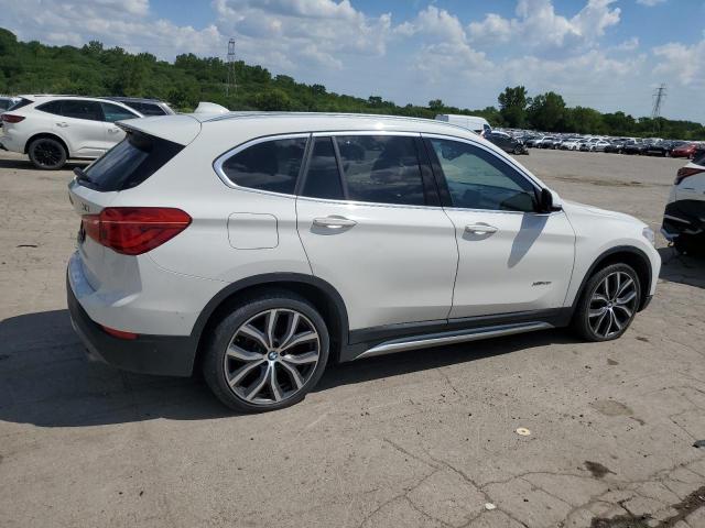WBXHT3C39H5F82976 - 2017 BMW X1 XDRIVE28I WHITE photo 3