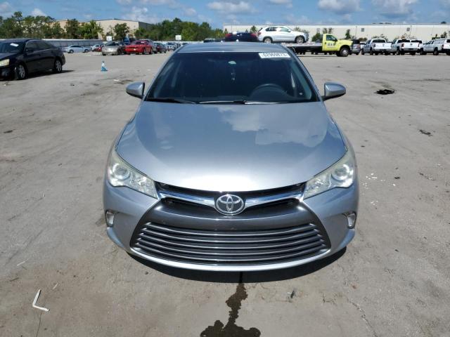 4T4BF1FK6GR547820 - 2016 TOYOTA CAMRY LE SILVER photo 5