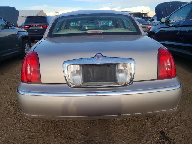 1LNHM81W22Y658492 - 2002 LINCOLN TOWN CAR EXECUTIVE TAN photo 6