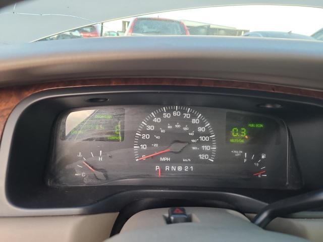 1LNHM81W22Y658492 - 2002 LINCOLN TOWN CAR EXECUTIVE TAN photo 9