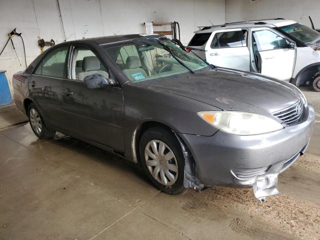 4T1BE32K45U973808 - 2005 TOYOTA CAMRY LE GRAY photo 4