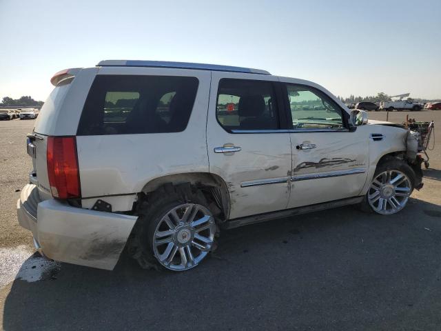 1GYS4DEF4DR272497 - 2013 CADILLAC ESCALADE PLATINUM CREAM photo 3