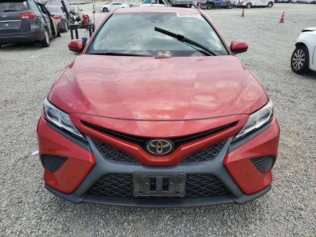 4T1G11AK6LU312172 - 2020 TOYOTA CAMRY SE RED photo 5