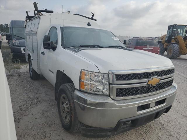 1GB3CZCG0DF150666 - 2013 CHEVROLET SILVERADO C3500 WHITE photo 4