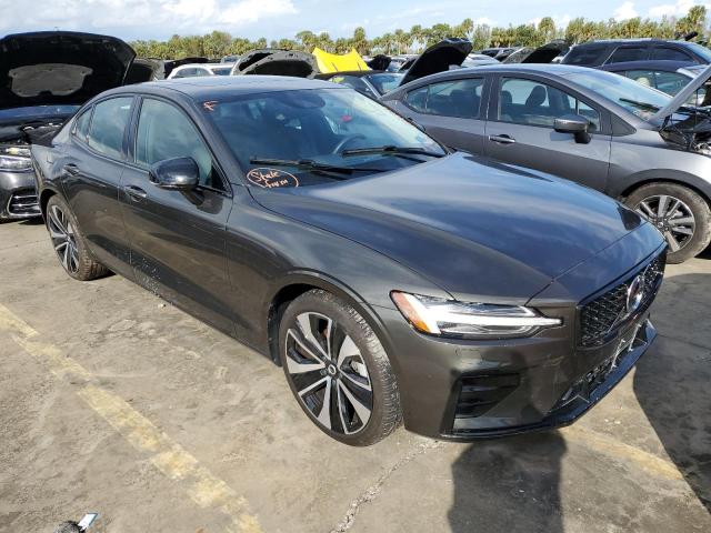 7JRL12FZ0NG155658 - 2022 VOLVO S60 B5 MOM BLACK photo 1