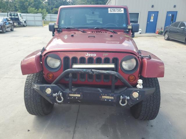 1C4BJWEG4DL513447 - 2013 JEEP WRANGLER U SAHARA BURGUNDY photo 5