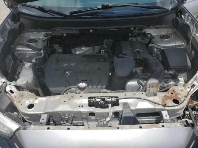 JA4AR3AW6JU012799 - 2018 MITSUBISHI OUTLANDER ES ვერცხლისფერი ფოტო 12