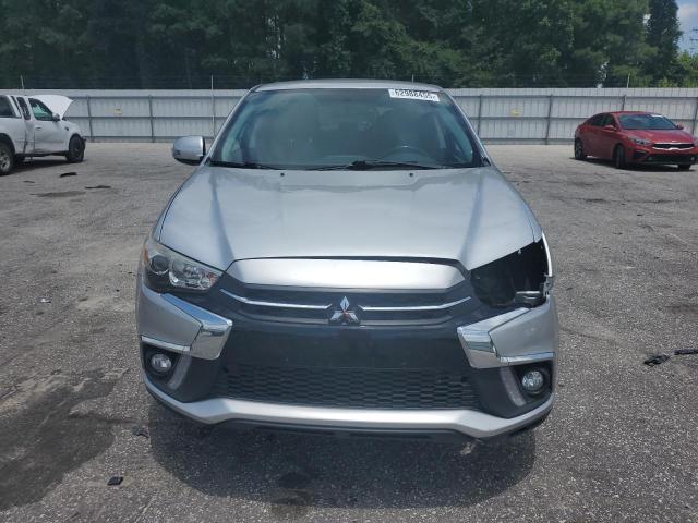 JA4AR3AW6JU012799 - 2018 MITSUBISHI OUTLANDER ES ვერცხლისფერი ფოტო 5