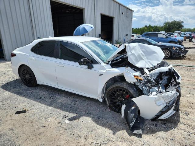 4T1G11AK3PU828317 - 2023 TOYOTA CAMRY SE NIGHT SHADE WHITE photo 4