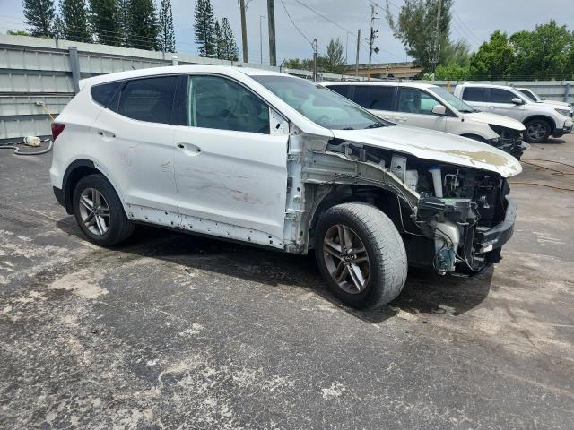 5NMZT3LB0JH102039 - 2018 HYUNDAI SANTA FE S WHITE photo 4
