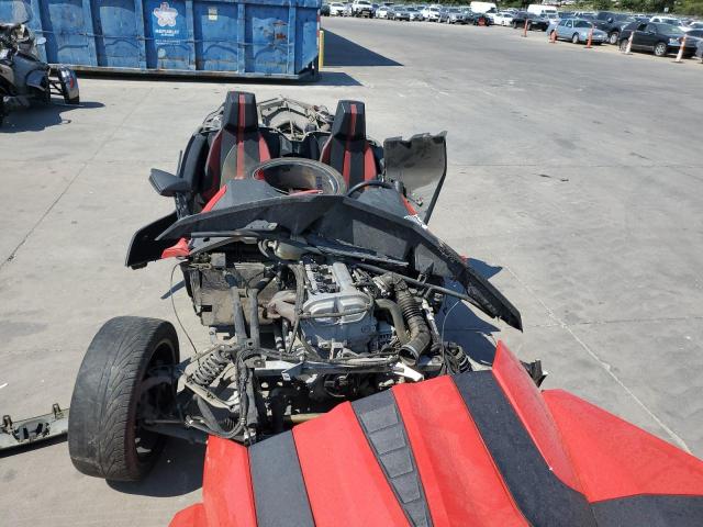 57XAAPFA3F5103717 - 2015 POLARIS SLINGSHOT SL RED photo 9