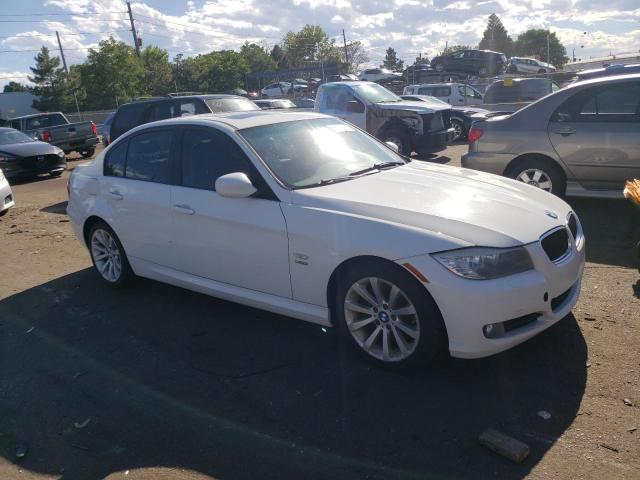 WBAPK5G52BNN29363 - 2011 BMW 328 XI SULEV WHITE photo 4