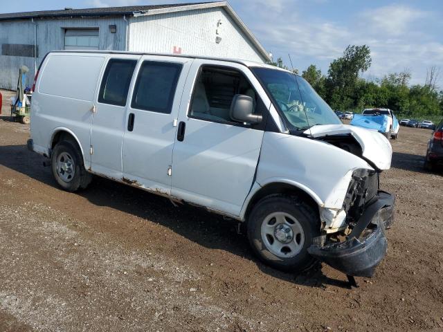 1GCFH15T071169998 - 2007 CHEVROLET EXPRESS G1 WHITE photo 4