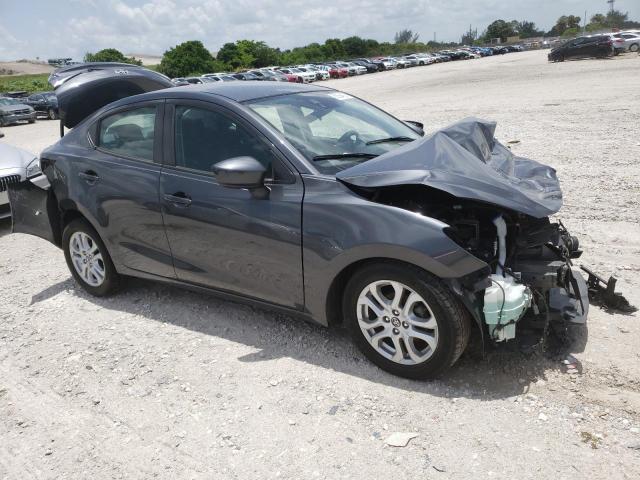 3MYDLBYV9JY304182 - 2018 TOYOTA YARIS IA 灰色 照片 4