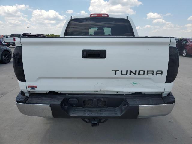 5TFEM5F11GX096357 - 2016 TOYOTA TUNDRA CREWMAX SR5 WHITE photo 6