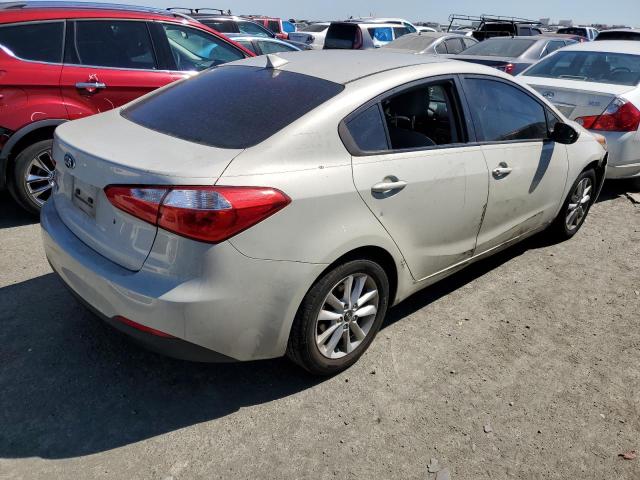 KNAFK4A63F5258262 - 2015 KIA FORTE LX WHITE photo 3