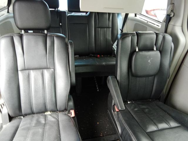 2C4RC1CG2FR674727 - 2015 CHRYSLER TOWN & COU TOURING L RED photo 10