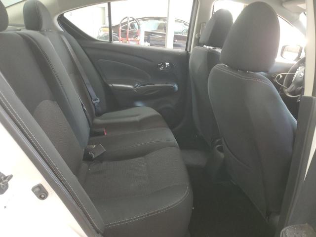 3N1CN7AP1JL874030 - 2018 NISSAN VERSA S WHITE photo 10