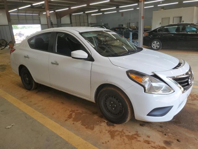 3N1CN7AP1JL874030 - 2018 NISSAN VERSA S WHITE photo 4
