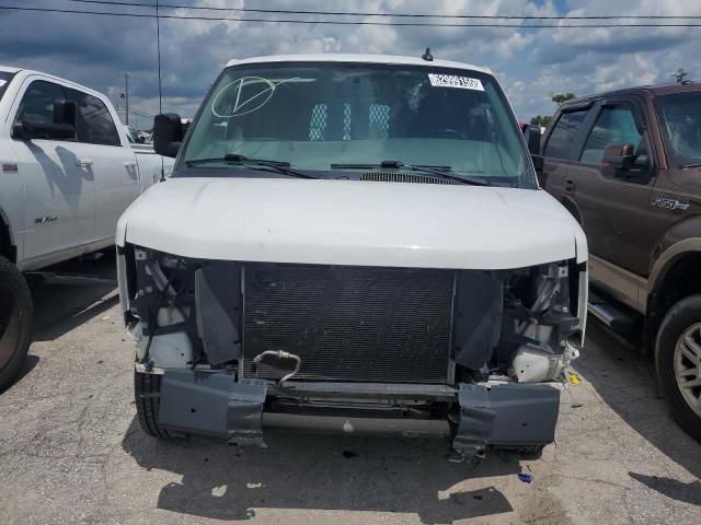 1GCWGAF74M1188330 - 2021 CHEVROLET EXPRESS G2 Weiß Foto 5