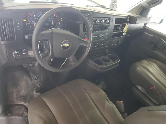 1GCWGAF74M1188330 - 2021 CHEVROLET EXPRESS G2 Weiß Foto 8