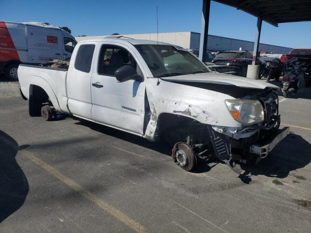 5TETU4GN0AZ725383 - 2010 TOYOTA TACOMA PRERUNNER ACCESS CAB WHITE photo 4