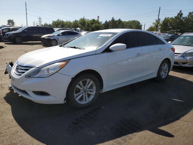 5NPEB4AC1DH745994 - 2013 HYUNDAI SONATA GLS WHITE photo 1