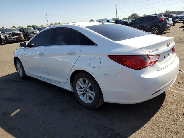 5NPEB4AC1DH745994 - 2013 HYUNDAI SONATA GLS WHITE photo 2