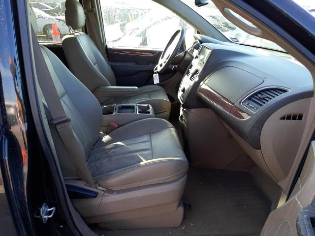 2C4RC1BG0DR807841 - 2013 CHRYSLER TOWN & COU TOURING შავი ფოტო 5