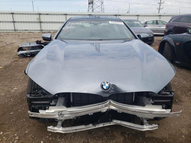 WBAGV8C07NCG96226 - 2022 BMW M850XI GRAY photo 5