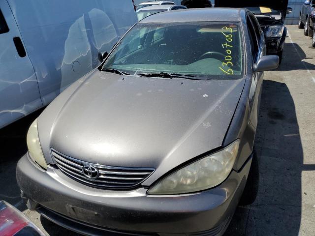 4T1BE30K55U984173 - 2005 TOYOTA CAMRY LE SILVER photo 5