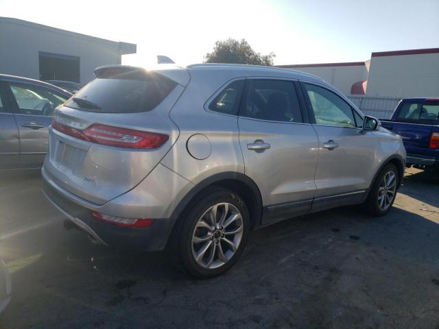 5LMCJ2C98JUL04437 - 2018 LINCOLN MKC SELECT 银色 照片 3