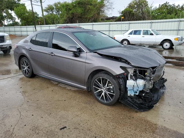 4T1G11AK9RU191596 - 2024 TOYOTA CAMRY SE NIGHT SHADE GRAY photo 4